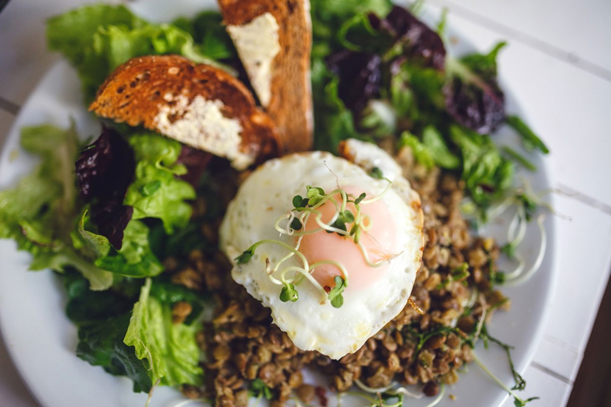 poached egg on grains